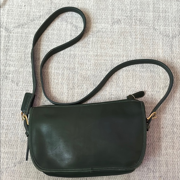 Authentic Vintage Bottle Green Coach Crossbody 9938 - Picture 4 of 13